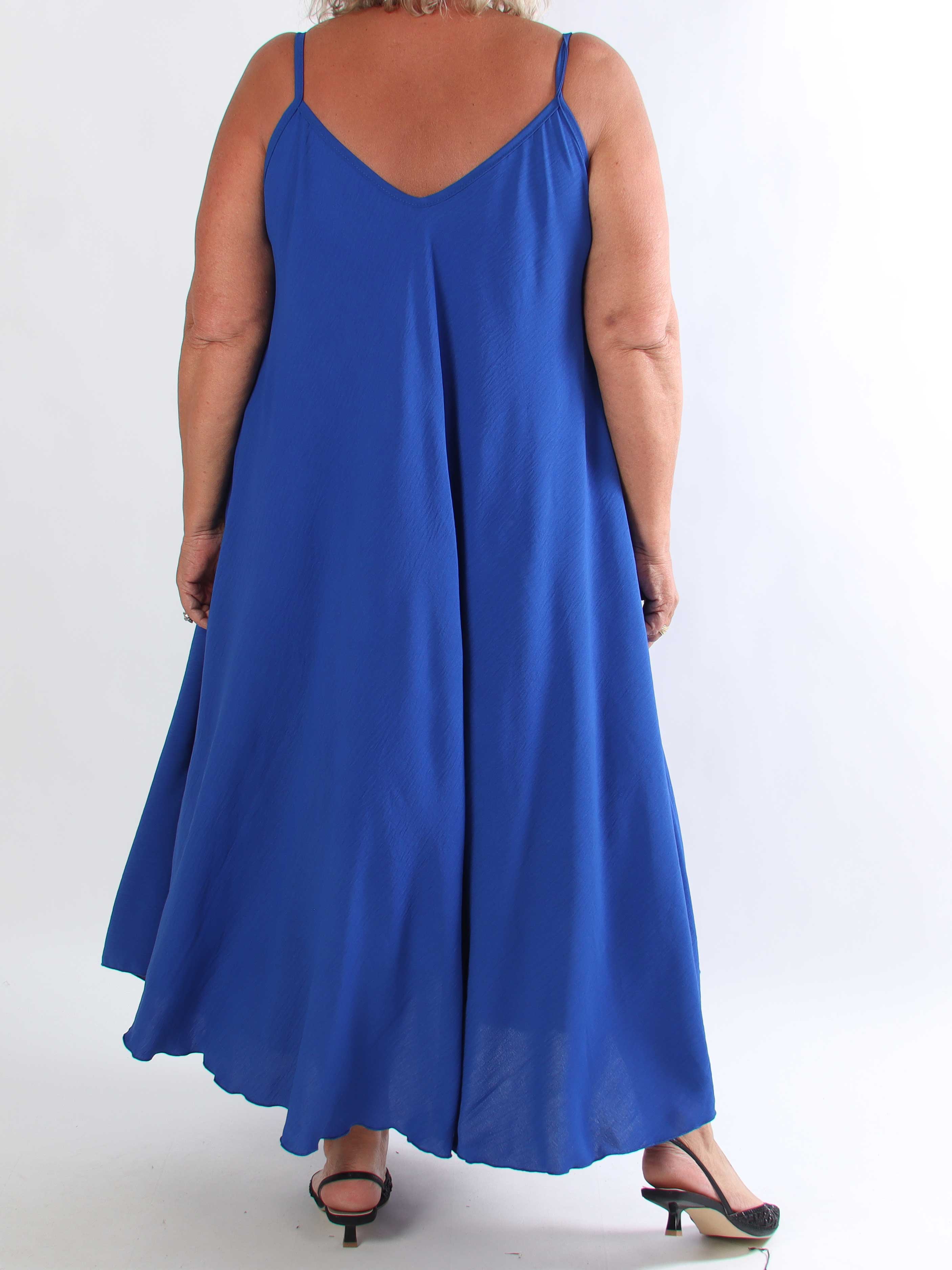 Marceline Long - Lang plus size stropkjole i viskose med A-facon